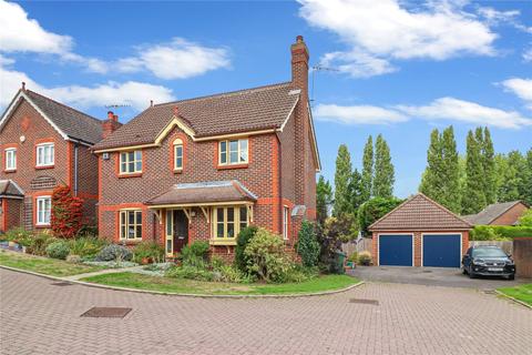 4 bedroom detached house for sale - Regent Close, Kings Langley, Hertfordshire, WD4