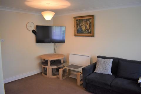1 bedroom flat for sale - 53 Greenacre Close, Northolt / Harrow Borders UB5 4DT, UB5 4DT