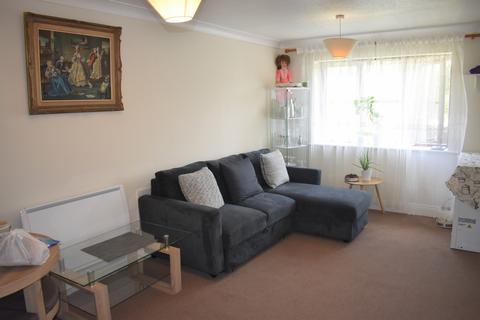 1 bedroom flat for sale, 53 Greenacre Close, Northolt / Harrow Borders UB5 4DT, UB5 4DT