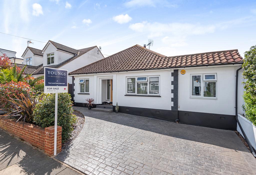 Tankerville Drive, LeighonSea, Essex 4 bed detached house £550,000