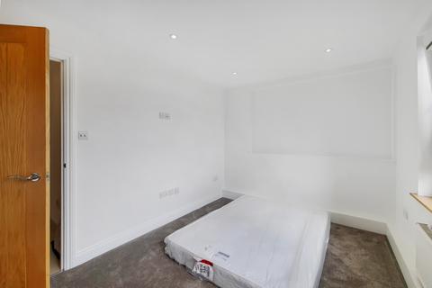 2 bedroom flat to rent, Thornham Street, SE10