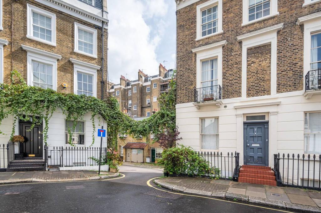 Warwick Square Mews, Pimlico, London, SW1V 2 bed flat for sale - £750,000