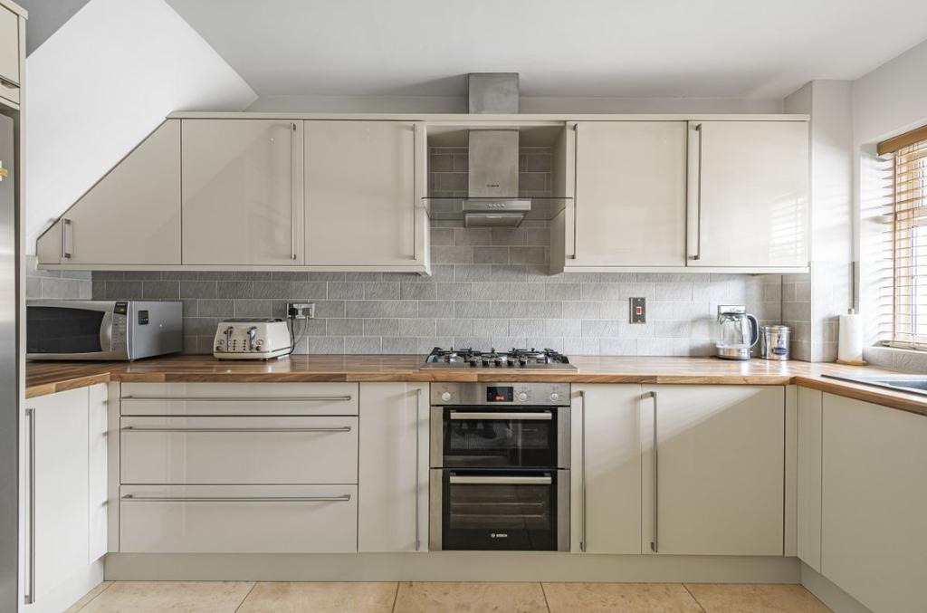 The Ridgeway, Flitwick, Bedford 3 bed semidetached house £350,000