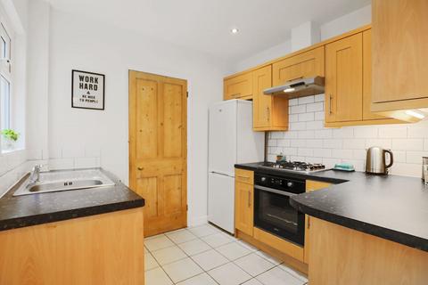 2 bedroom house to rent, Lucas Road