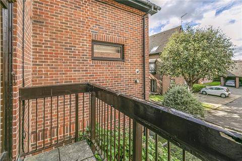 2 bedroom apartment for sale - The Oaks, Moormede Crescent, Staines-upon-Thames, Surrey, TW18
