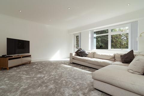3 bedroom flat for sale - Golf Links Road, Ferndown - BH22 8DA