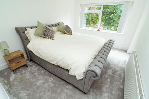 3 bedroom flat for sale - Golf Links Road, Ferndown - BH22 8DA