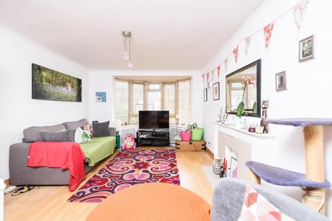 3 bedroom terraced house to rent, The Martlets, Hove, East Sussex, BN3