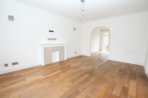 3 bedroom terraced house to rent, The Martlets, Hove, East Sussex, BN3