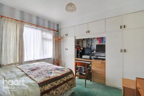 24 Lower Kenwood Avenue, Enfield, EN2 7LT