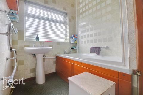 24 Lower Kenwood Avenue, Enfield, EN2 7LT