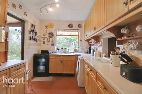 24 Lower Kenwood Avenue, Enfield, EN2 7LT