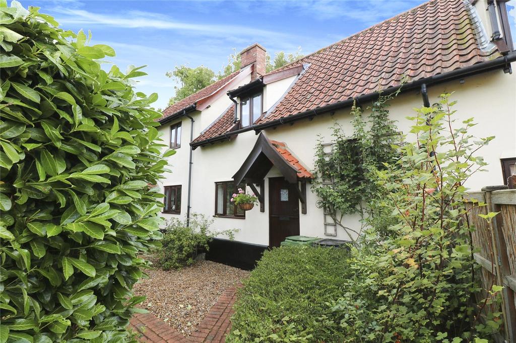 Wymondham Road, Wreningham, Norwich, Norfolk, NR16 2 bed terraced house