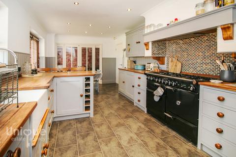 4 bedroom detached house for sale - South Strand,  Fleetwood, FY7