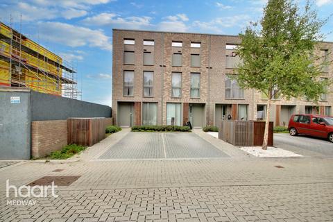 12 Buckley Close, Chatham, ME4 4GP