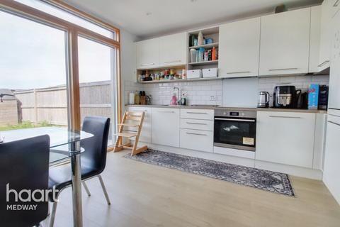 12 Buckley Close, Chatham, ME4 4GP