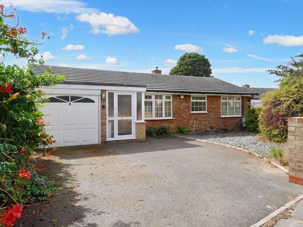 Dales Road, Ipswich 2 bed detached bungalow £400,000