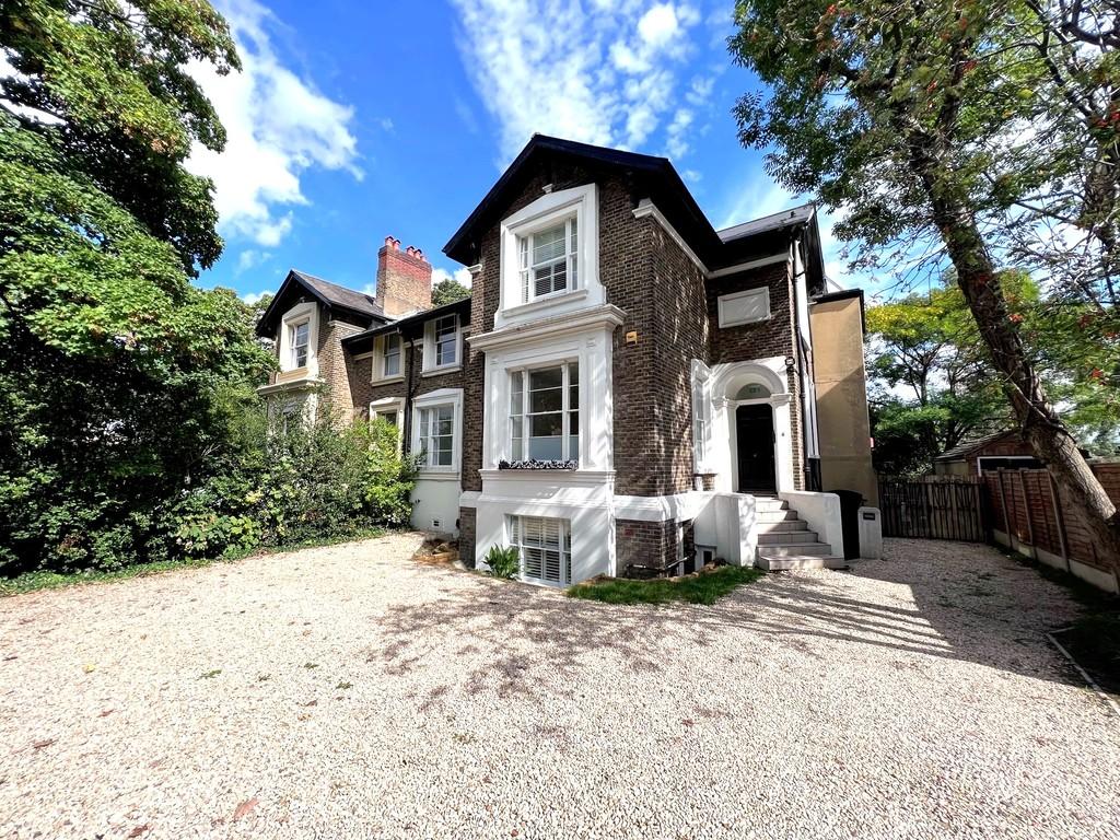The Waldrons, Croydon 3 bed apartment £1,600 pcm (£369 pw)