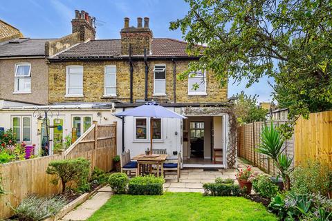 31 Bertal Road, London, SW17 0BX