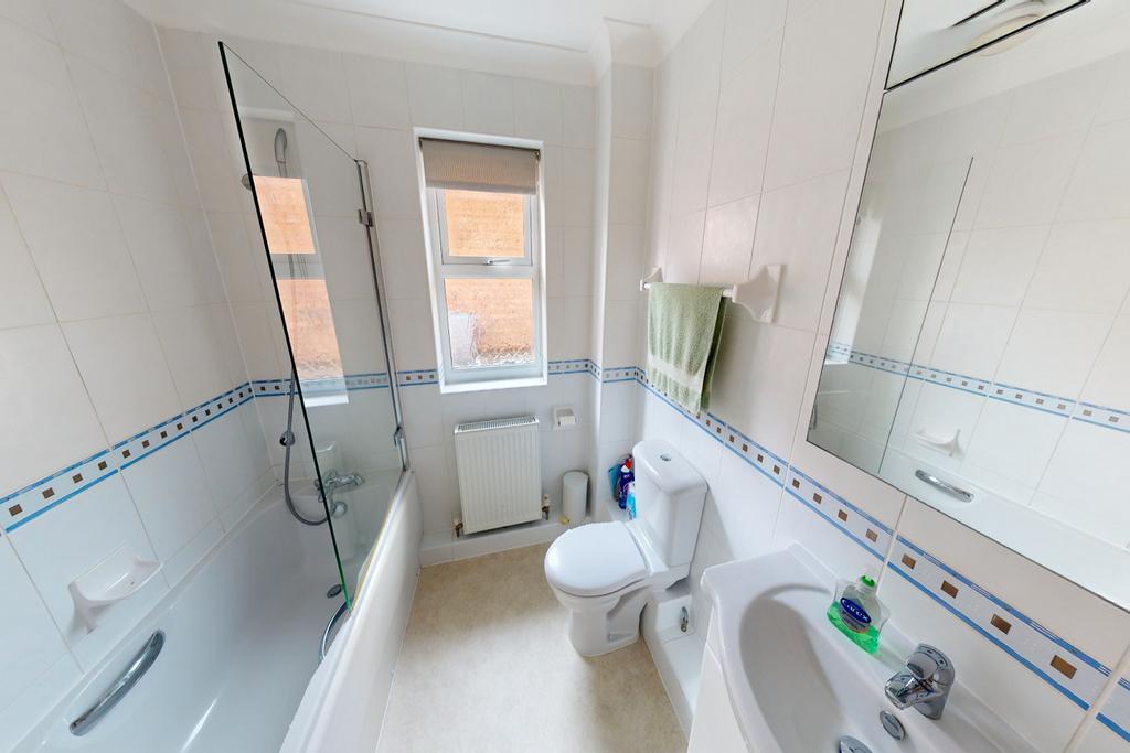Bath/shower room