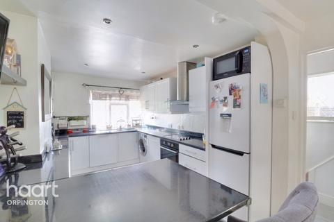 59 Grasmere Gardens, Orpington, BR6 8HF