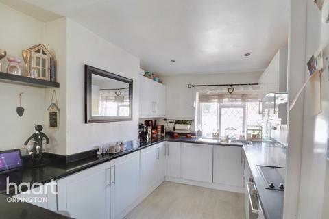 59 Grasmere Gardens, Orpington, BR6 8HF