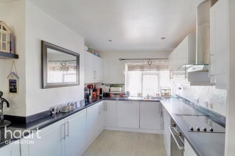 59 Grasmere Gardens, Orpington, BR6 8HF