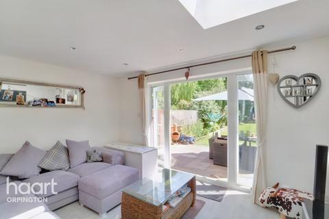 59 Grasmere Gardens, Orpington, BR6 8HF