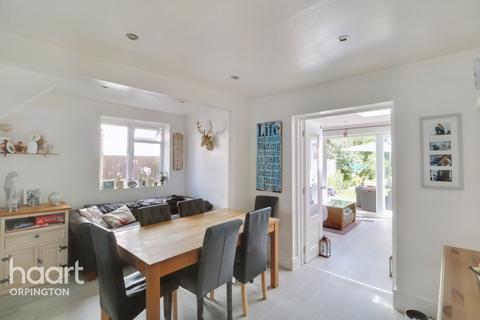 59 Grasmere Gardens, Orpington, BR6 8HF