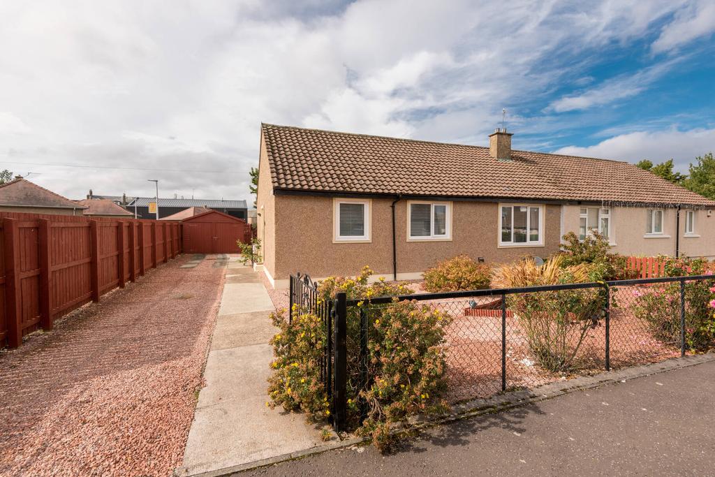 2 McPhail Square, Tranent, East Lothian, EH33 1DF 3 bed semidetached