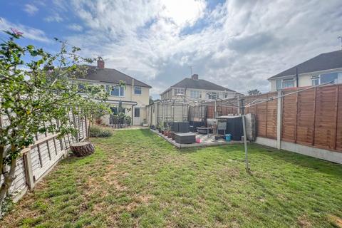 16 Broad Walk, Hockley, SS5 5DD