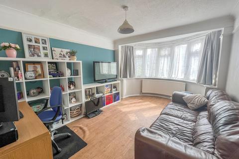 16 Broad Walk, Hockley, SS5 5DD