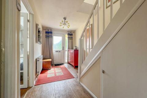 16 Broad Walk, Hockley, SS5 5DD