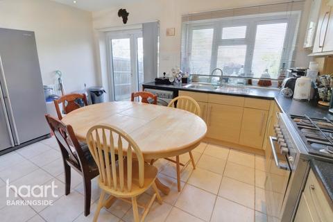5 bedroom terraced house for sale - Bawdsey Avenue, Newbury Park