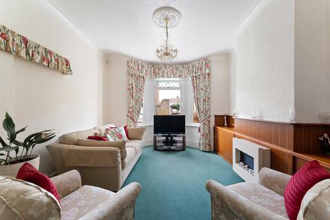 3 bedroom terraced house for sale - Gordon Road, Wanstead