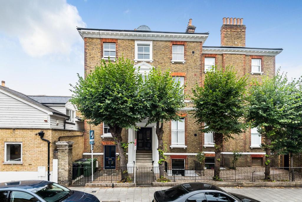 Elms Road, Clapham 2 bed flat £650,000