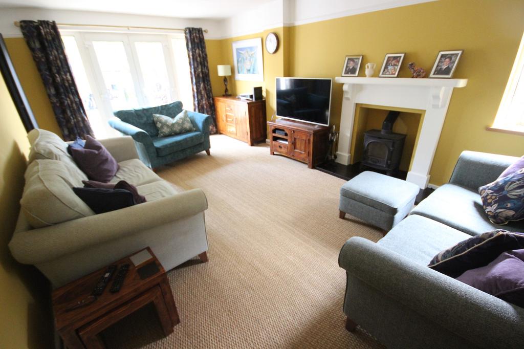 Southfield Road, Northampton... 4 bed detached house £600,000