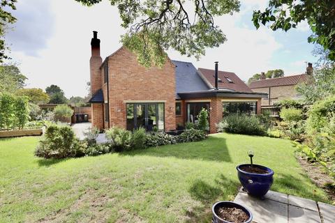 5 bedroom detached house for sale - Lincoln Road, Welton