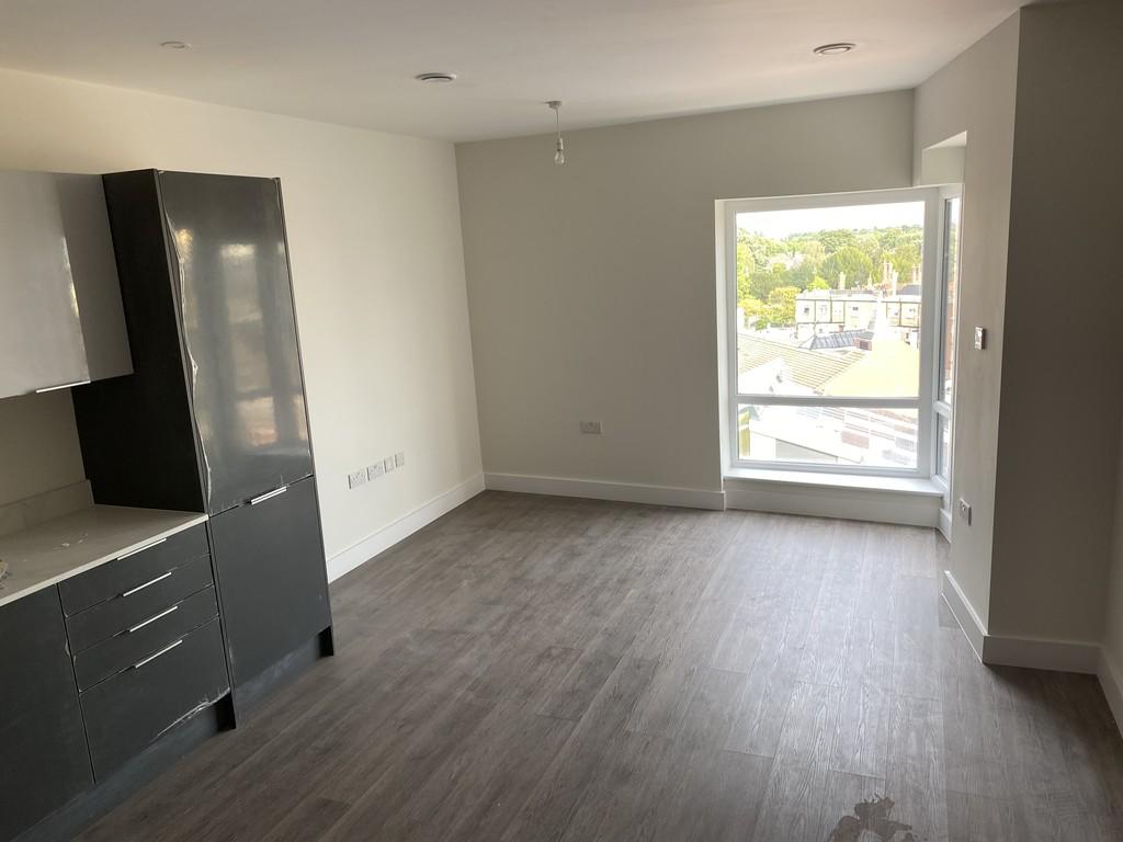 Dominion Road, Southall 2 bed apartment £1,700 pcm (£392 pw)