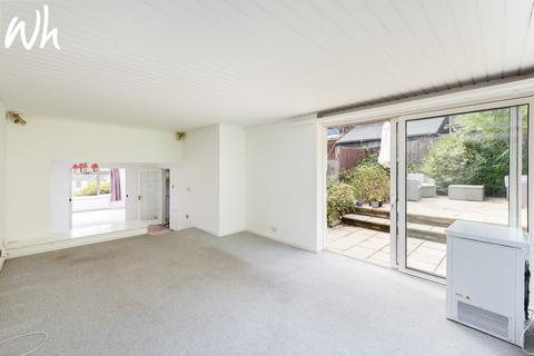 20 Brangwyn Crescent, Brighton, BN1 8XJ
