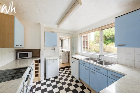 20 Brangwyn Crescent, Brighton, BN1 8XJ