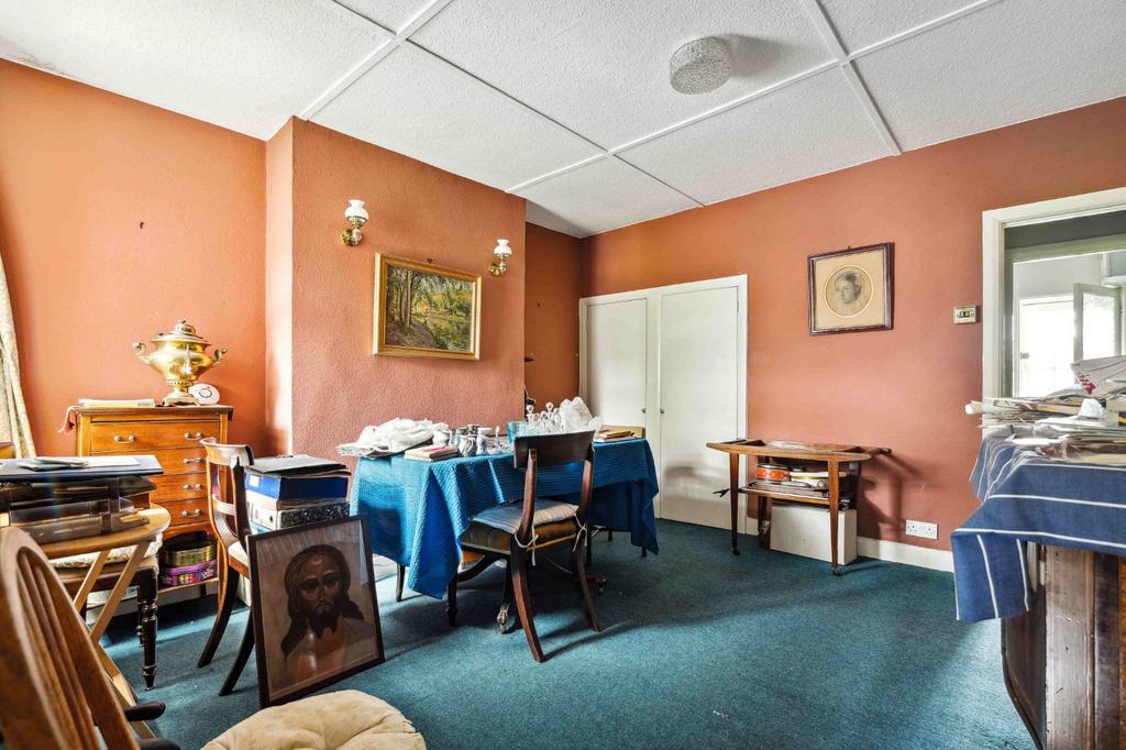 Lower Mortlake Road, Richmond, Surrey 2 bed terraced house £625,000