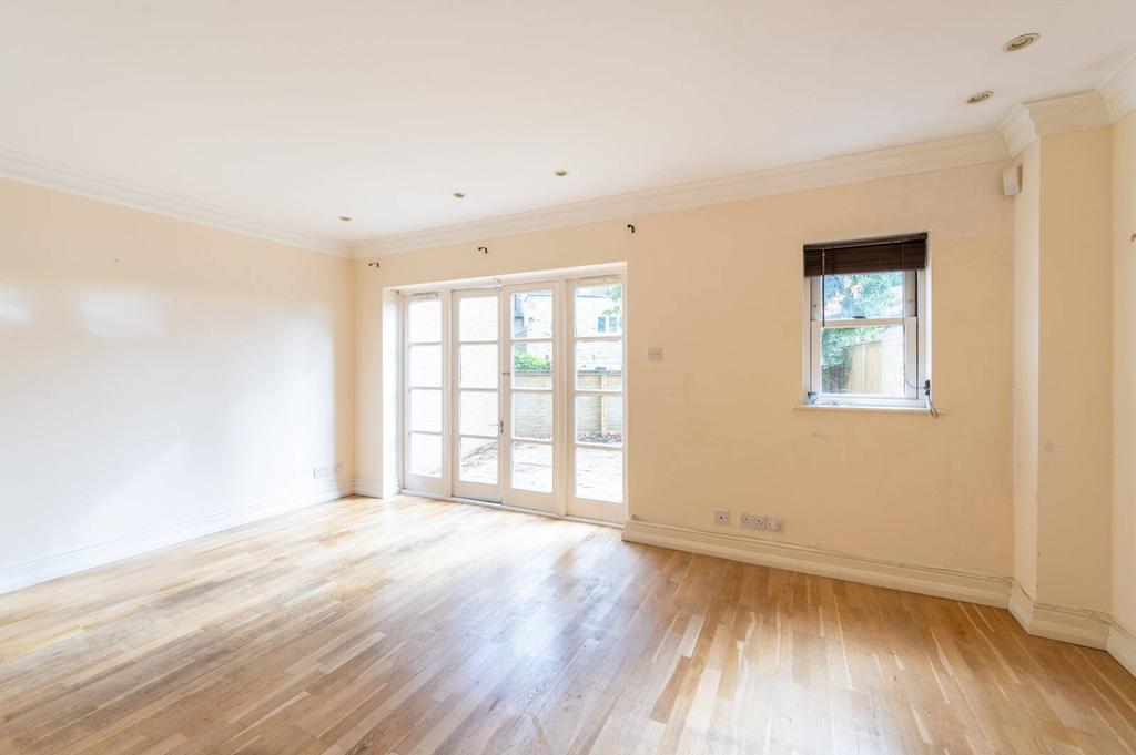 Fulham Broadway, Moore Park Estate... 3 bed house £1,100,000