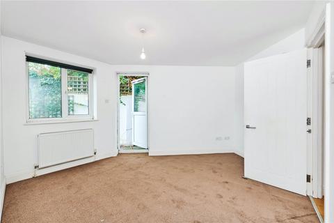 2 bedroom flat to rent, Eardley Road, London, SW16