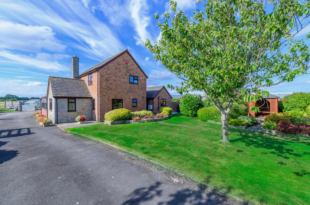 Withy Road, West Huntspill, Highbridge, Somerset, TA9 3 bed detached