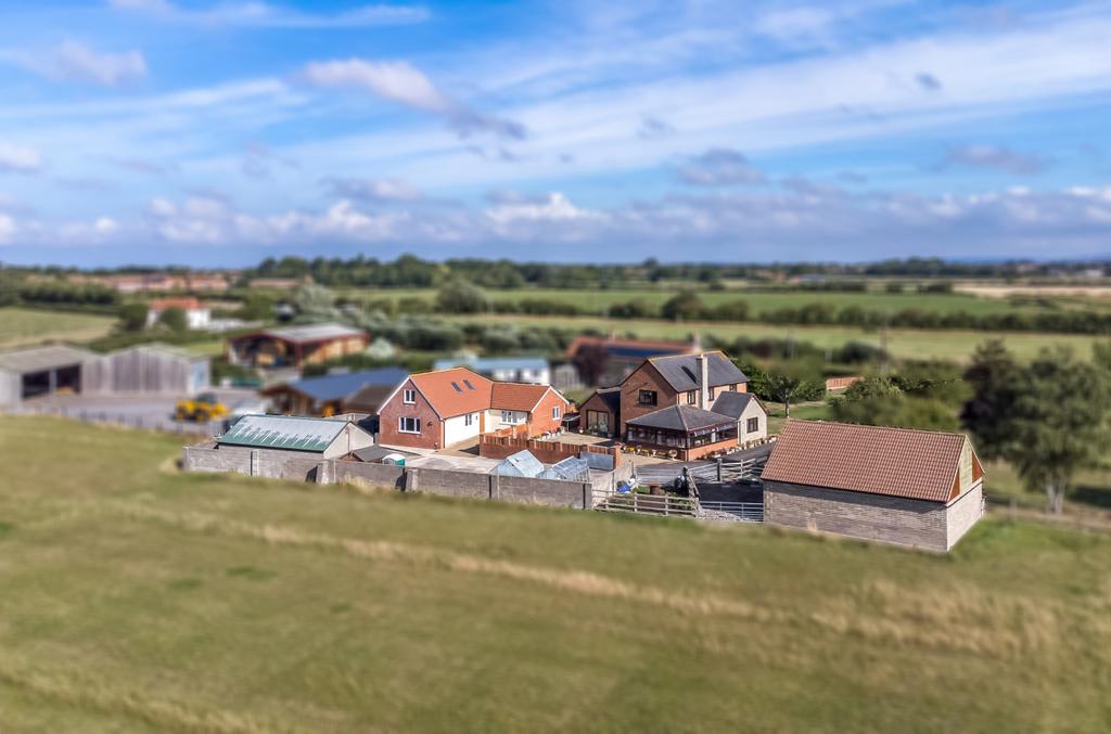 Withy Road, West Huntspill, Highbridge, Somerset, TA9 3 bed detached