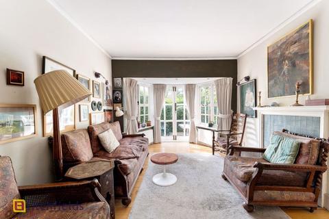 31 Willifield Way, London, NW11 7XU