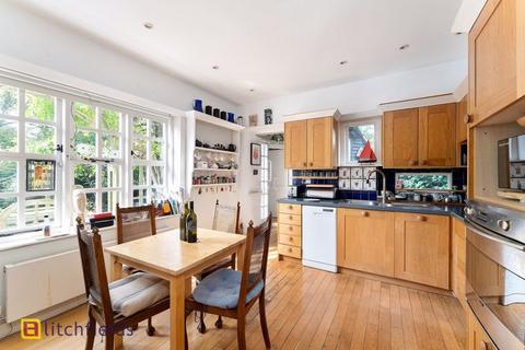 31 Willifield Way, London, NW11 7XU