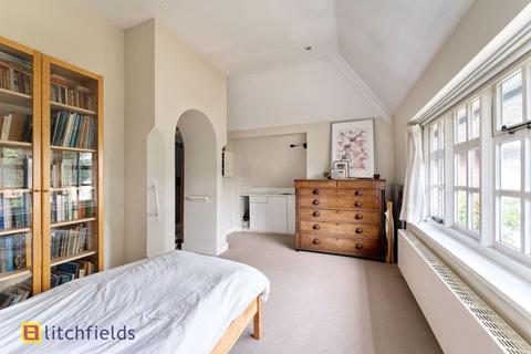 31 Willifield Way, London, NW11 7XU