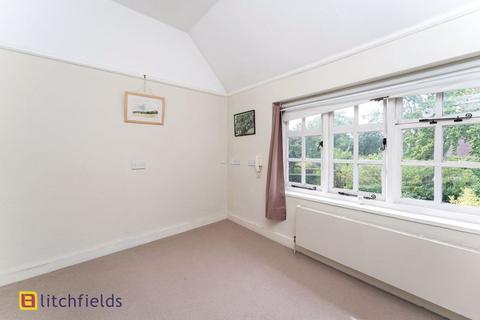 31 Willifield Way, London, NW11 7XU